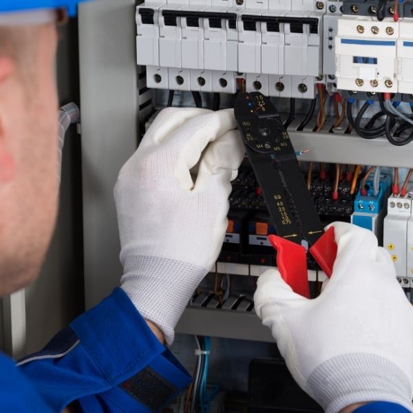 24 hour emergency electrician Bath &ndash; electrical fault finding and safety